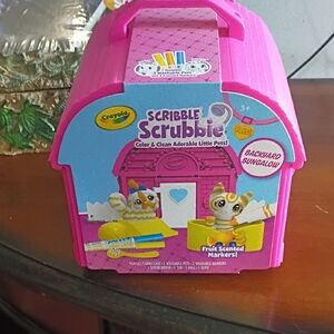 Crayola Scribble Scrubbie Backyard Bungalow - Bright Pink Play Case